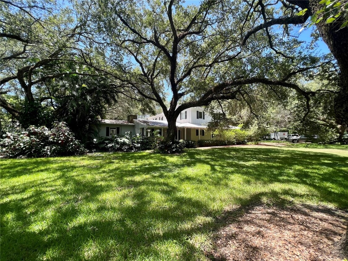 Primary Photo - 6150 SW 92nd St