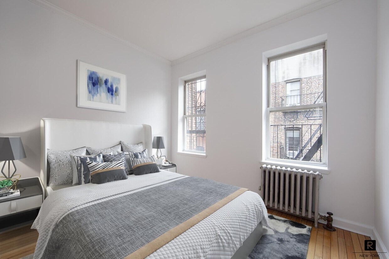 Foto principal - 23 E 10th St
