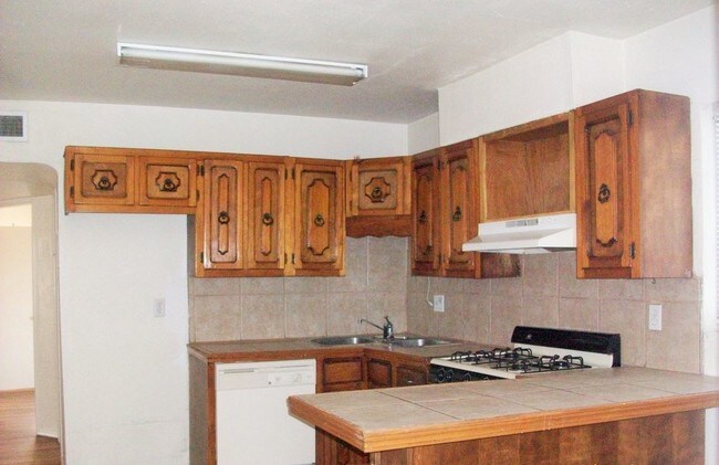 Foto del edificio - LOWER VALLEY: 3 BEDROOMS 2 BTH