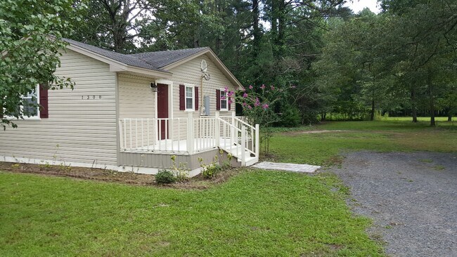 Building Photo - 1308 Gamble Rd