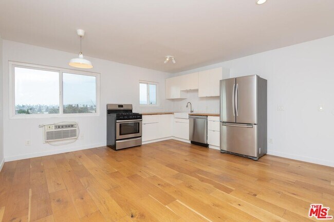 Foto del edificio - 3933 Marathon St