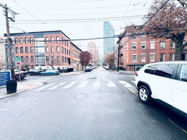 Foto del edificio - 214 Warren St