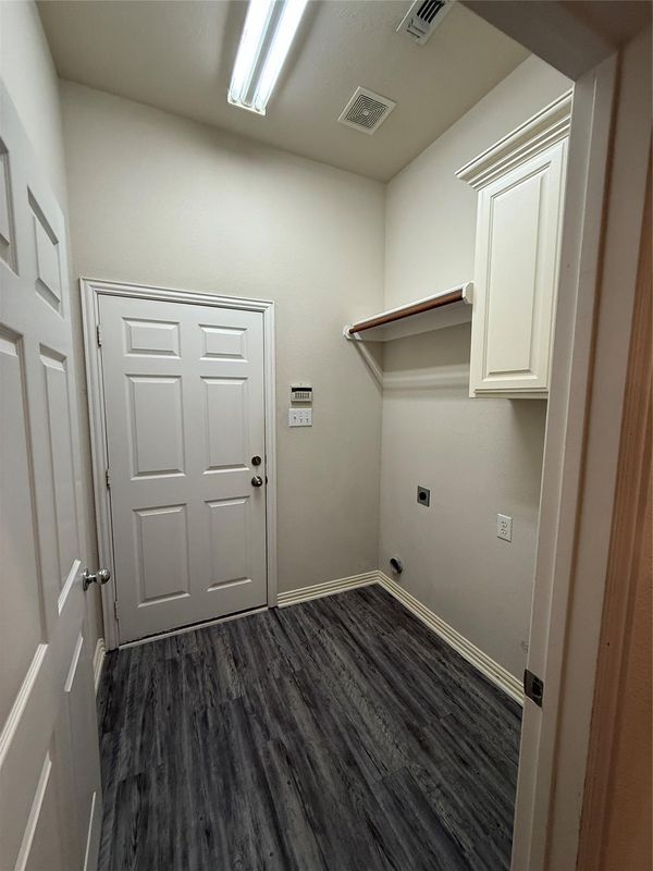 Foto del edificio - 7341 Chambers Ln