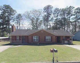 Building Photo - 7040 Brentwood Ct