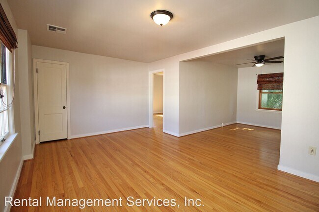 Building Photo - 1 br, 1 bath House - 5400 NE 30th Ave #305