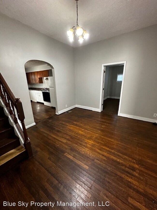 Foto del edificio - 4 br, 1 bath House - 1101 W 10th St