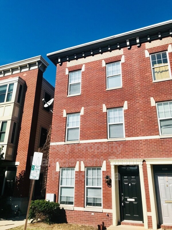 Building Photo - 1227 Clymer St