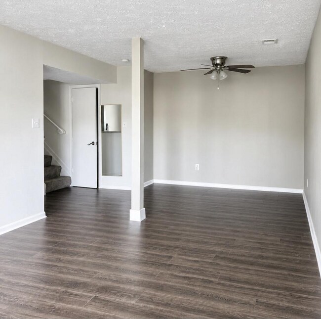 Foto del edificio - 46349 Columbus Dr