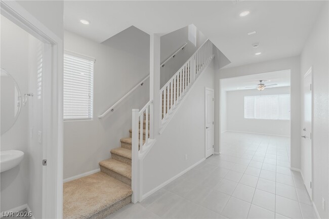 Building Photo - 5945 Lindenberry Walk St