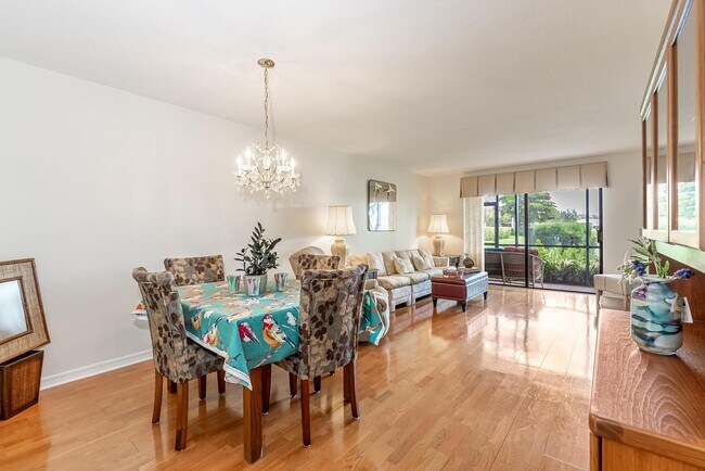 Foto del edificio - 140 Lake Nancy Ln