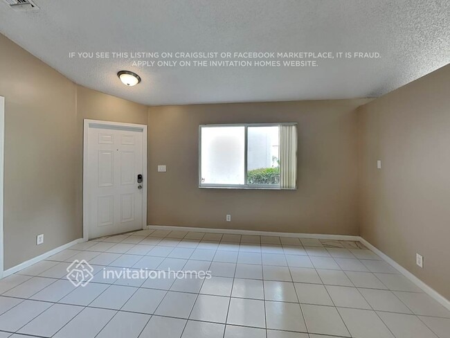 Foto del edificio - 1401 Banyan Cir