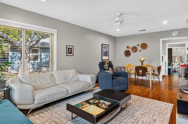 Foto del edificio - 1200 Aggie Ln