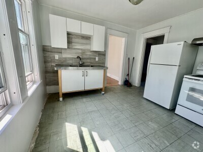 Building Photo - 6 Woodlawn St