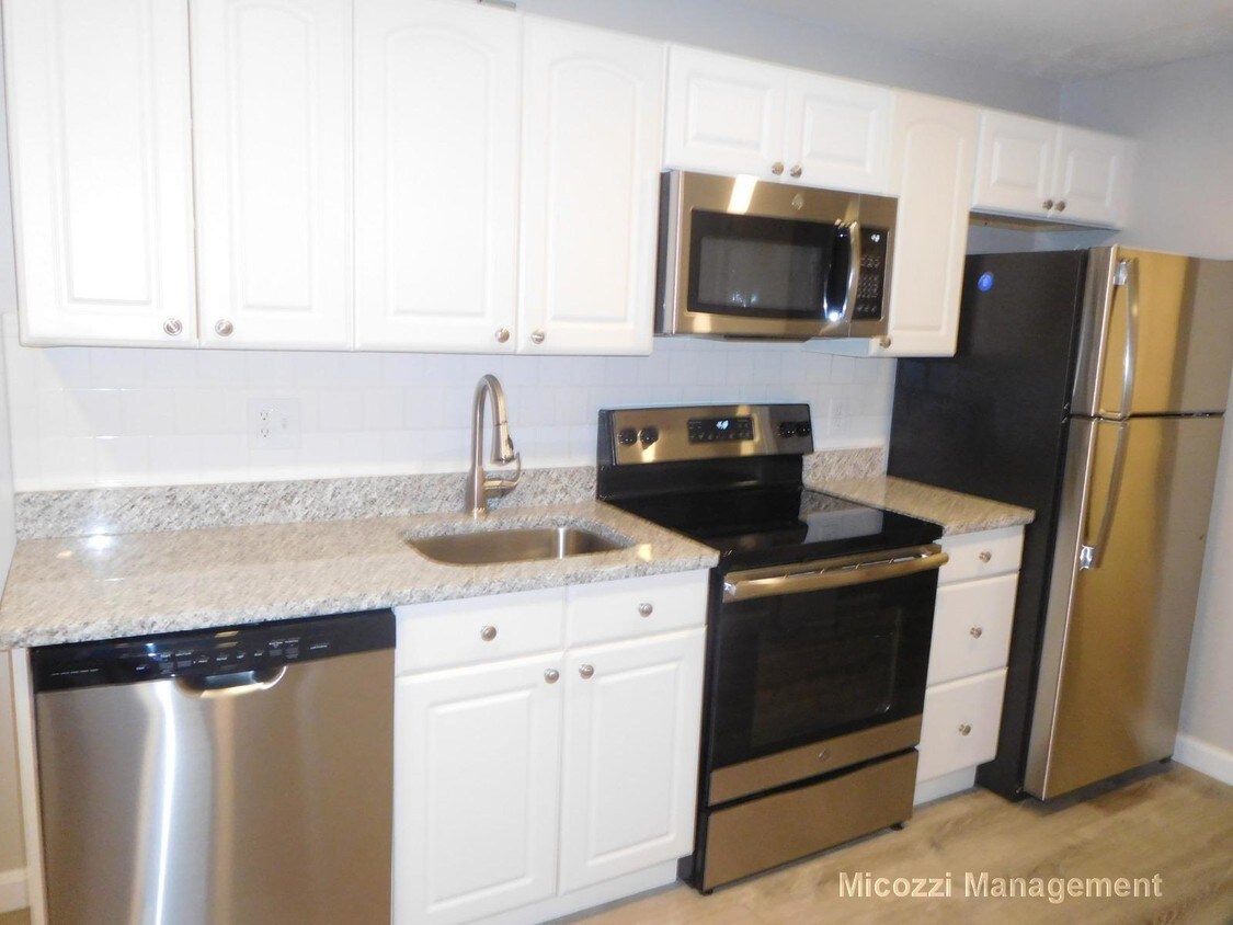 Foto principal - 392 Langley Rd
