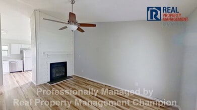 Building Photo - 152 Village Cir