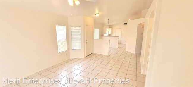 Foto del edificio - 3 br, 2 bath House - 1202 N BOGLE AVE
