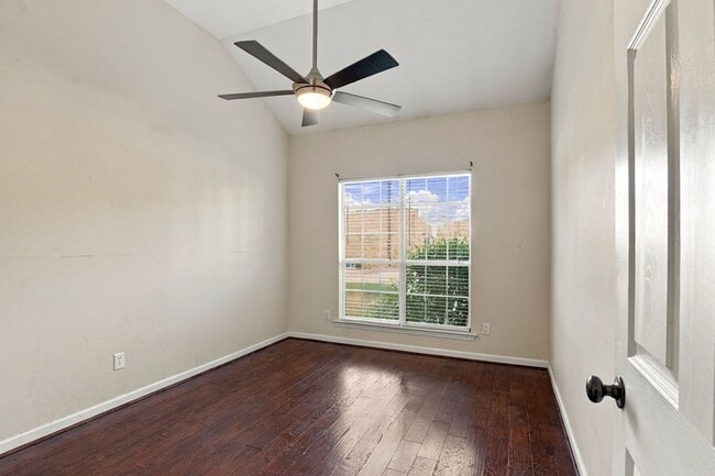 Building Photo - 5891 Southwood Pkwy