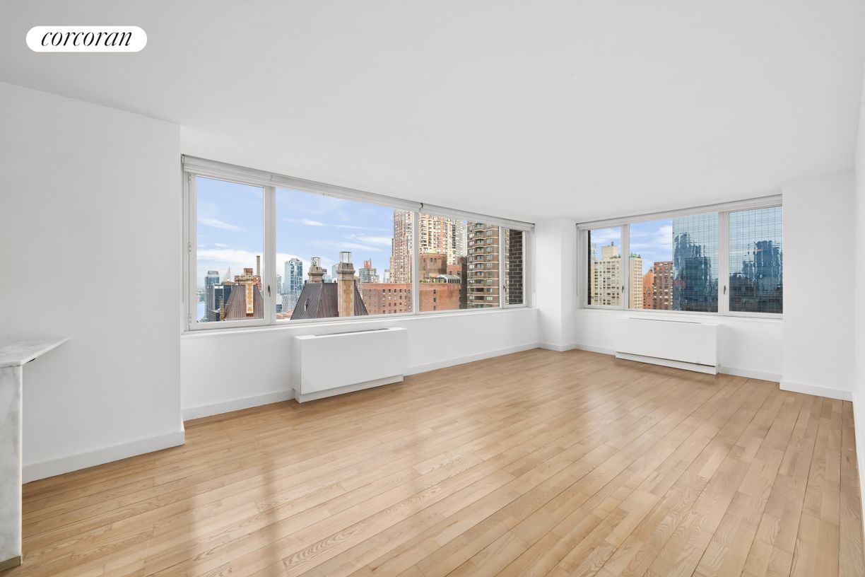 Foto principal - 322 W 57th St