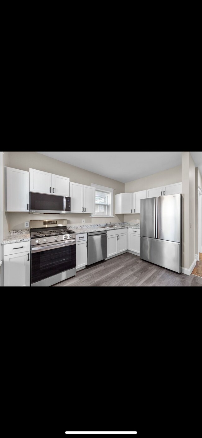 Building Photo - 4627 Rosa Ave