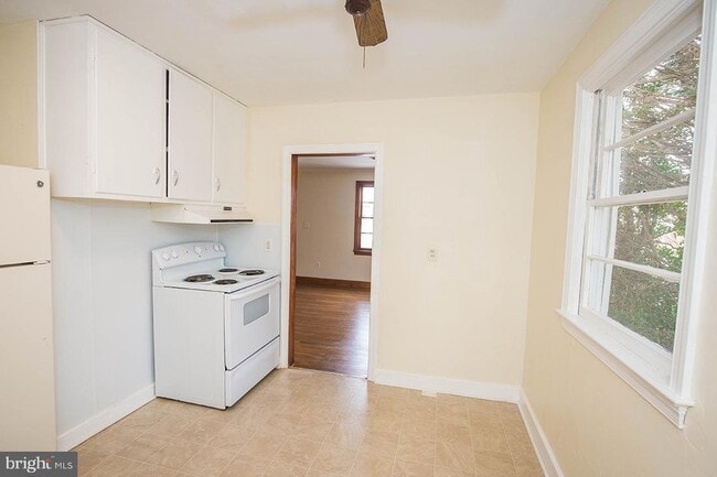 Foto del edificio - 827 Eastern Shore Dr