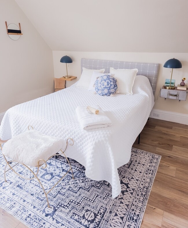 Building Photo - 218 S Jackson St