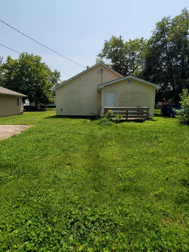 Building Photo - 1524 E Whitmer St