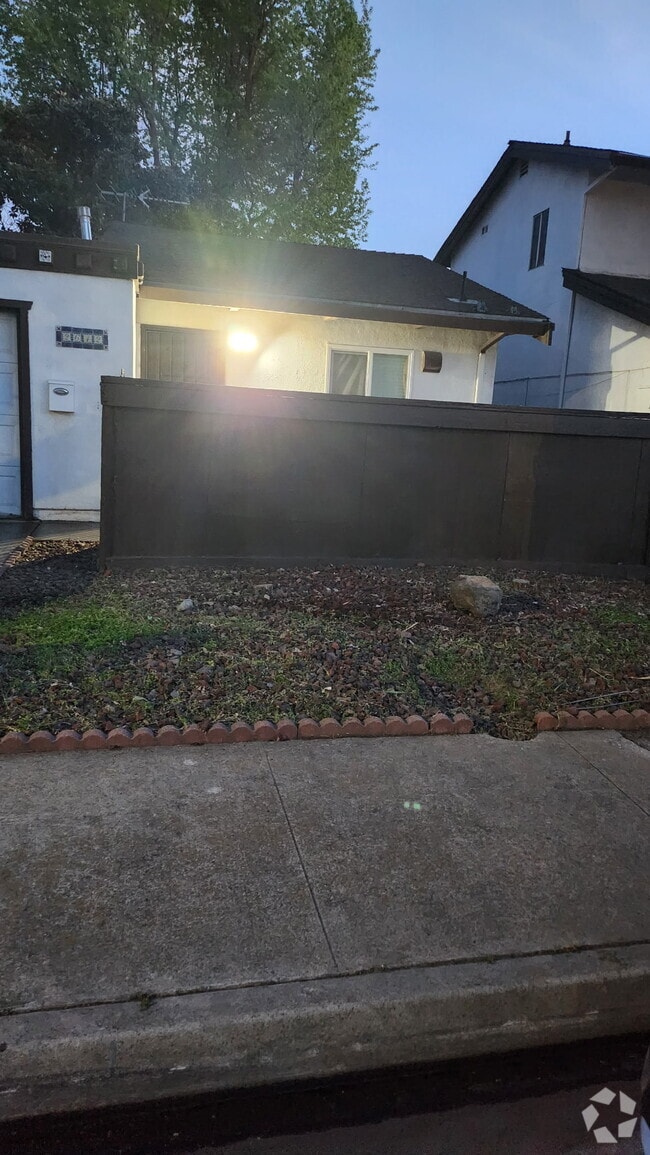 Building Photo - 466 Amador Cir
