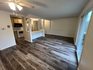 Building Photo - 1630 Jefferson Ridge Dr