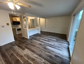 Building Photo - 1630 Jefferson Ridge Dr