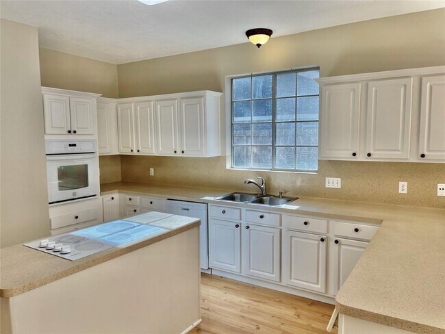Foto del edificio - 8806 Edenbridge St