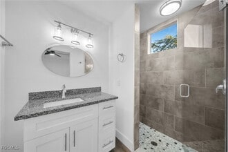 Building Photo - 275 SW 4th St