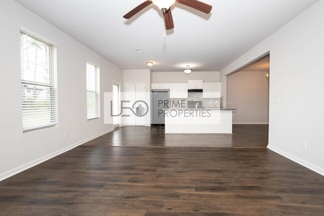 Foto del edificio - 156 Daisy Cir
