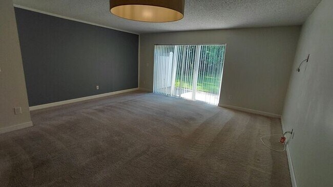 Building Photo - Two-Bedroom Lakeview Property