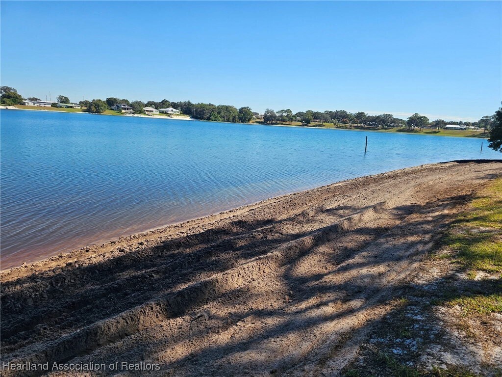 Foto del edificio - 1420 US Hwy 27 N