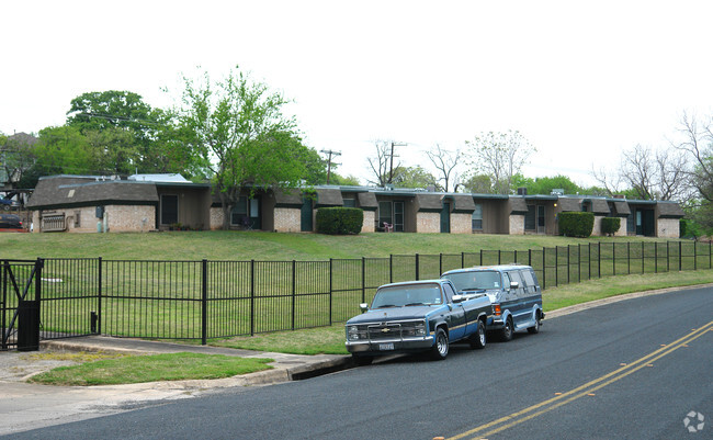 Foto del edificio - Mt. Carmel Village Apartments