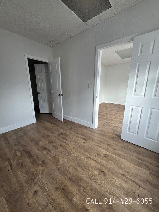 Foto del edificio - 143 Voss Ave