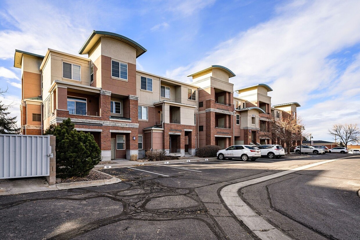 1Bed/1.5Bath Park Hill Condo with an Extra Nonconforming Bedroom/Office - 1Bed/1.5Bath Park Hill Condo with an Extra Nonconforming Bedroom/Office