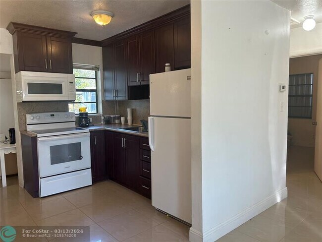Foto del edificio - 6713 Raleigh St