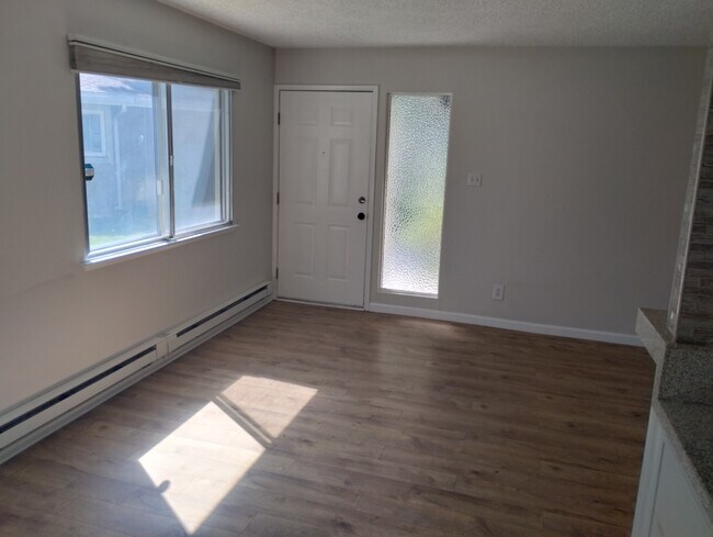 Building Photo - 5010 Tahiti Way