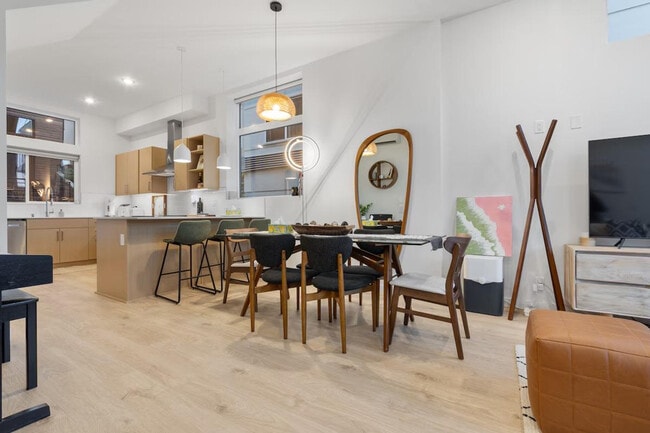 Foto del edificio - 2433 S Plum St