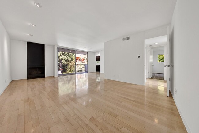 Building Photo - 1147 N Clark St