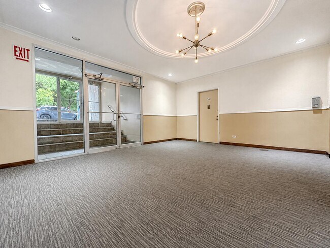 Foto del edificio - 6645 Broadway