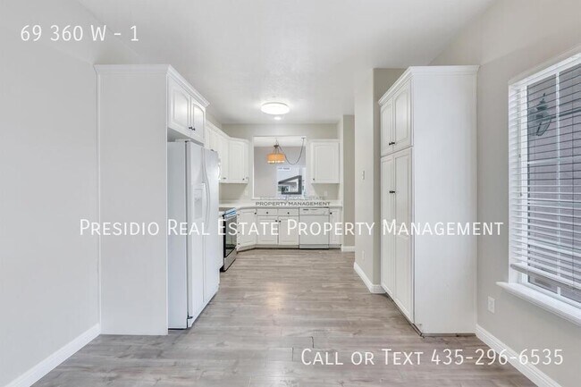 Building Photo - 69 360 W