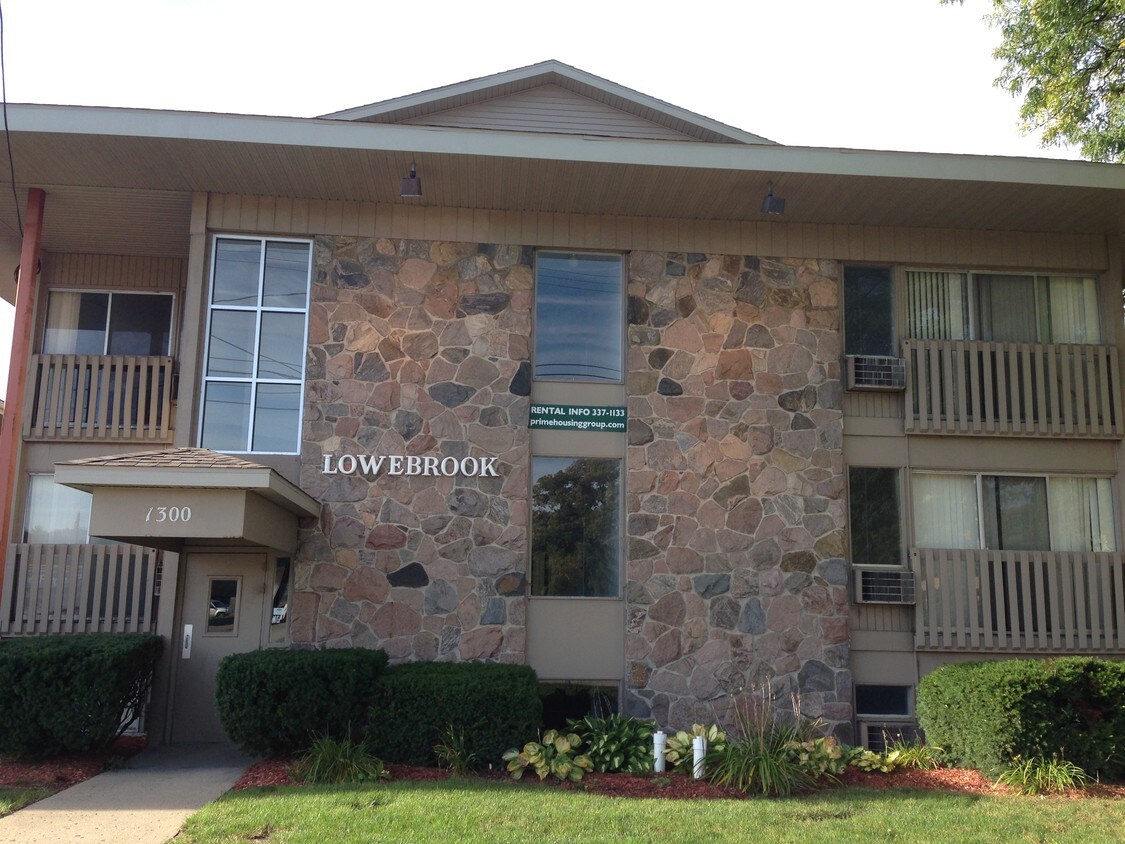 Primary Photo - Lowebrook Apartments