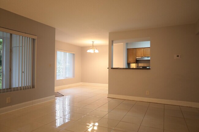 Building Photo - 815 Boynton Beach Blvd