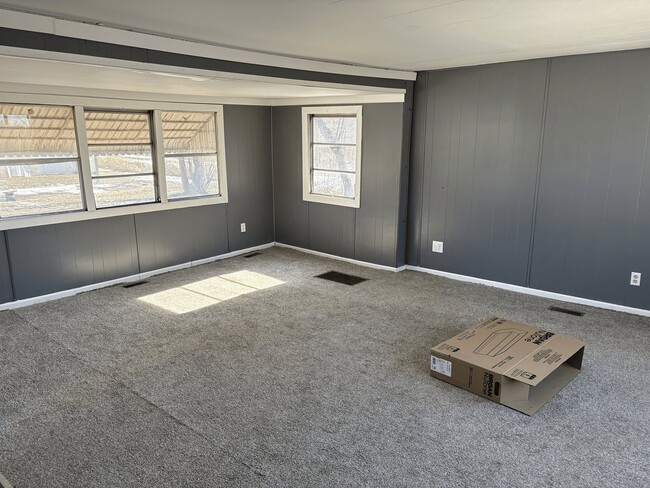 Building Photo - 3625 S Douglas Ave