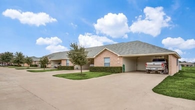 Building Photo - 885 East Ovilla Road Building Photo - 885 East Ovilla Road