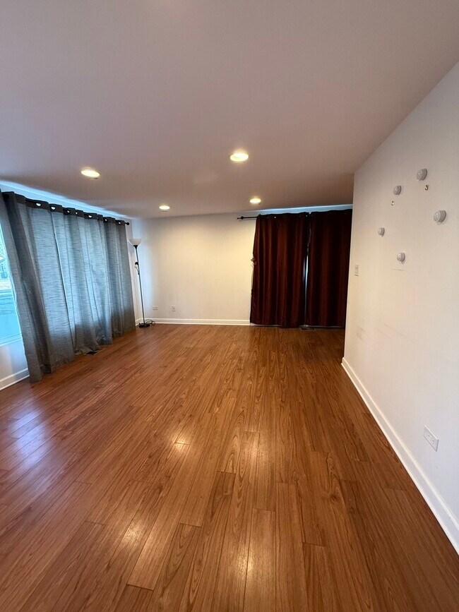 Building Photo - 4049 W 89th Pl