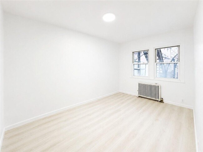 Foto del edificio - 45-31 163rd St