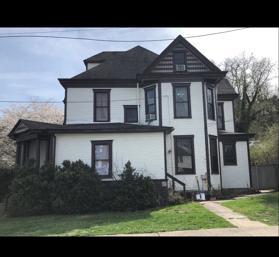 22 W Main St Unit 3, Westover, WV 26501 22 W Main St Westover, WV